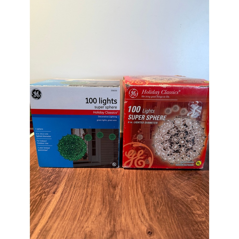Lot of 2 VTG GE Holiday Classics Super Sphere Christmas Lights Green and Clear